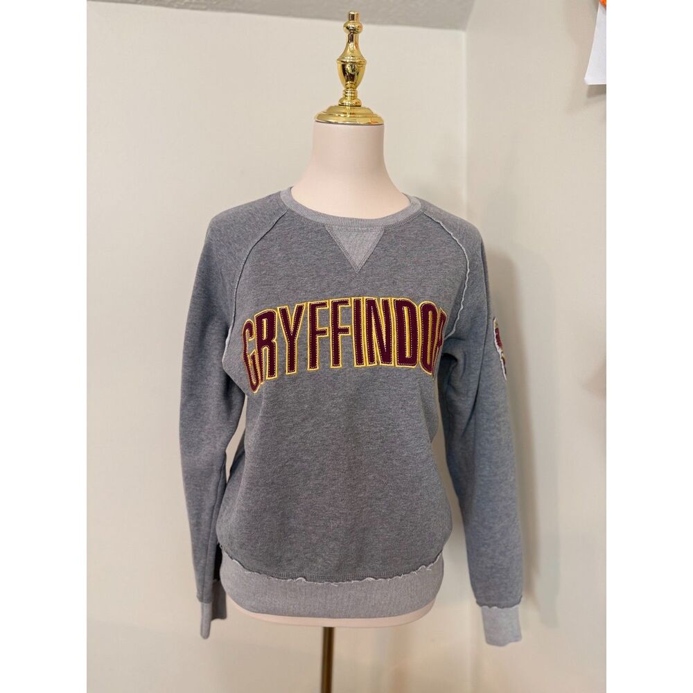 Harry Potter Gryffindor Universal Studios Gray Crewneck Sweatshirt Size S